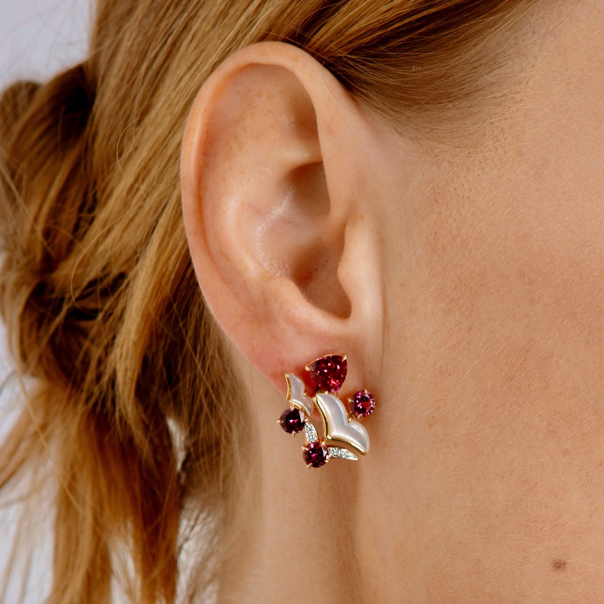 Malaya and Rhodolite Garnets: Enchanting Pink Gemstones